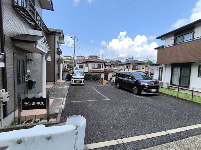 ランポ牛久の駐車場