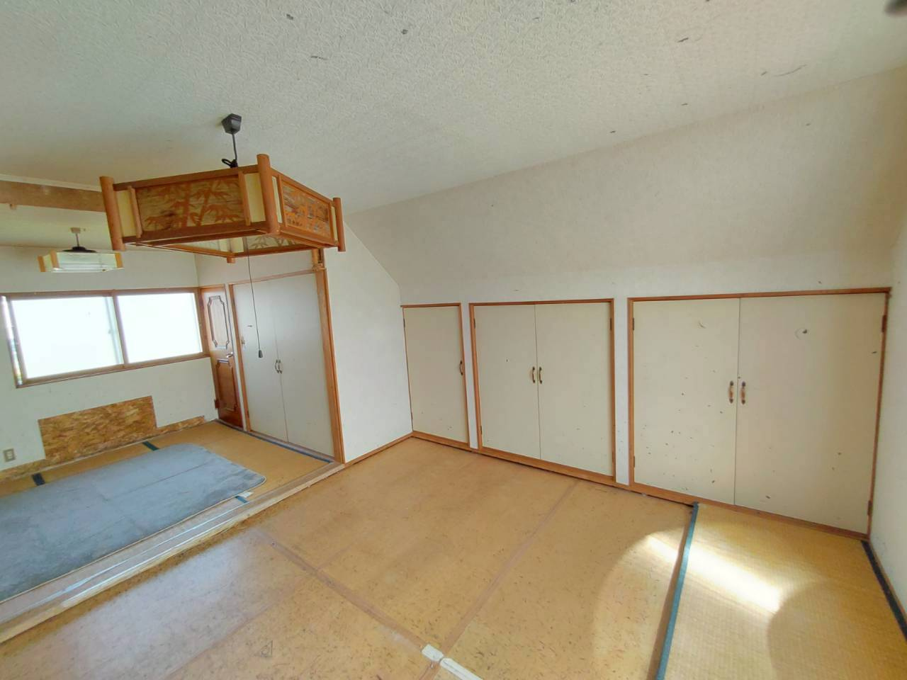 昭和町3丁目　中古住宅の和室|2階　10帖