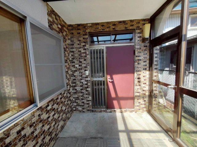 昭和町3丁目　中古住宅の玄関|風除室