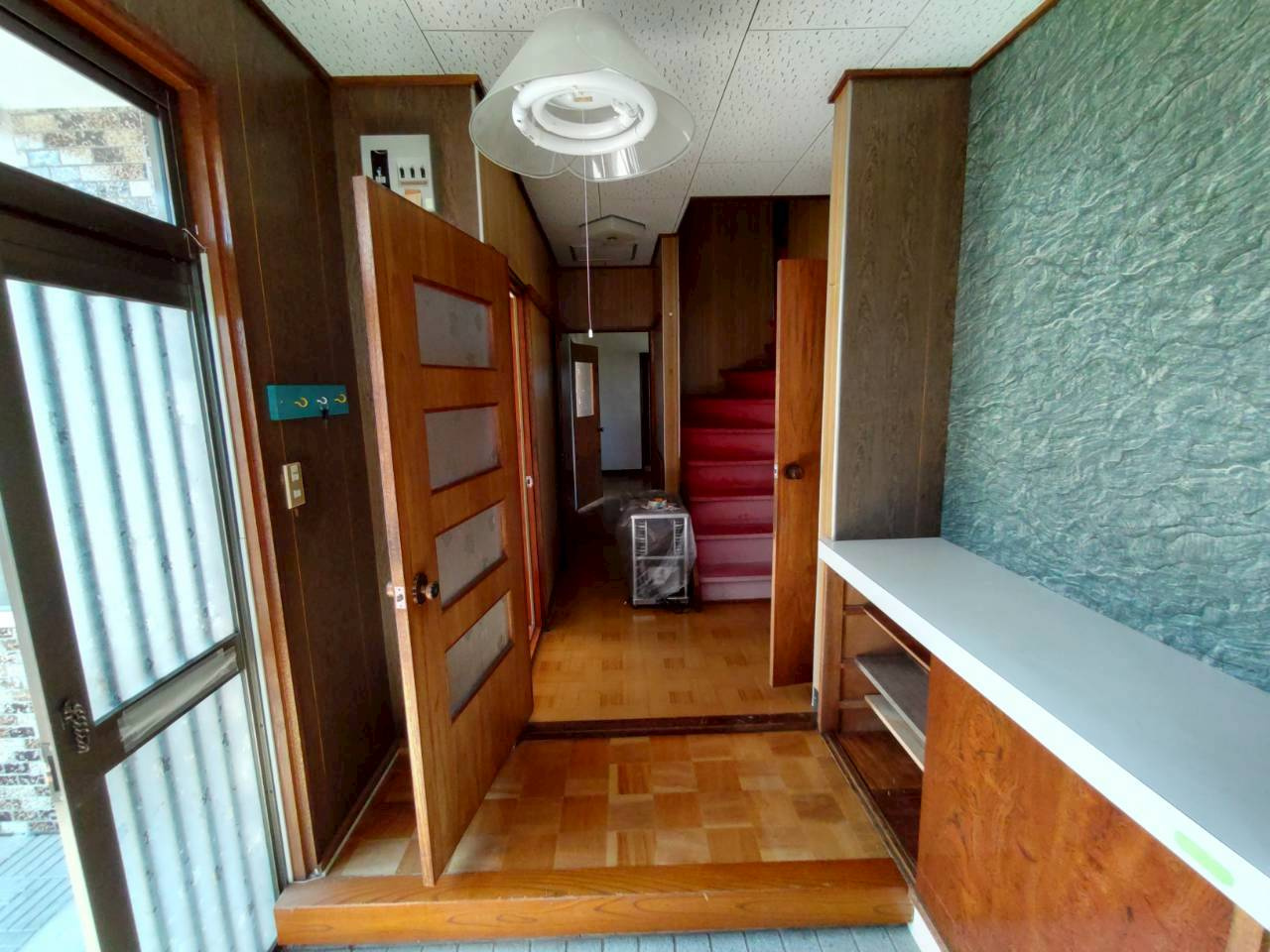 昭和町3丁目　中古住宅の玄関|玄関ホール