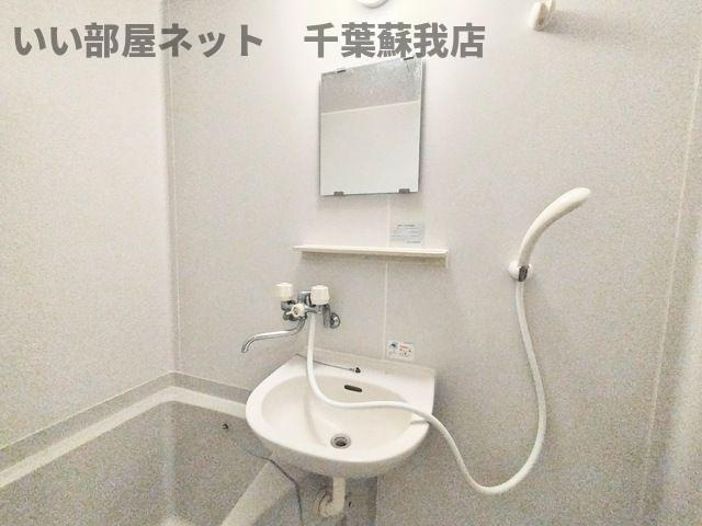 アルカディア本郷台の洗面所|脱衣スペースもあります