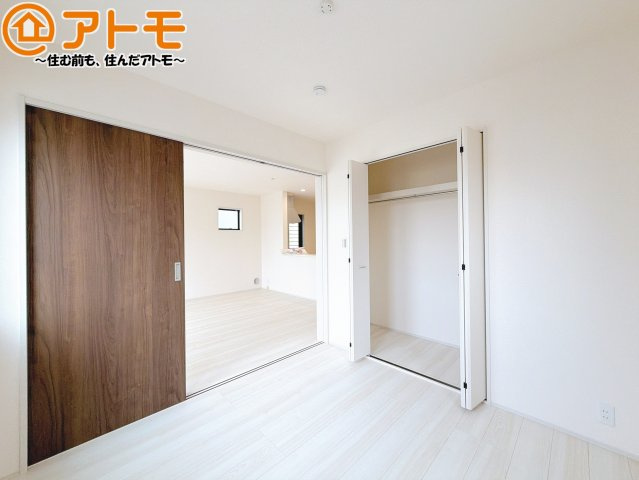 【子供部屋】 | 島田市道悦4丁目　新築戸建　2号棟 | 壁と床がシンプルな色合いだからこそ自分だけの空間を作れます♪お部屋作りのイメージは順調でしょうか♪