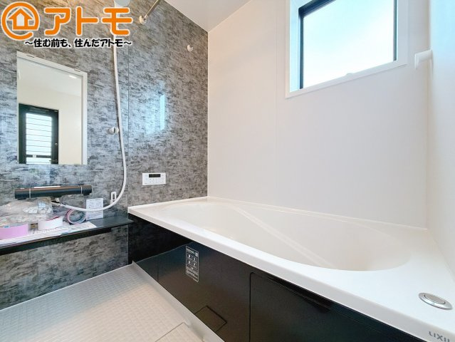 【浴室】 | 島田市道悦4丁目　新築戸建　1号棟 | 浴室乾燥などの機能も充実♪ユニットバスはお掃除もしやすく家事の手間も軽減！窓は湿気をこもらせません！
