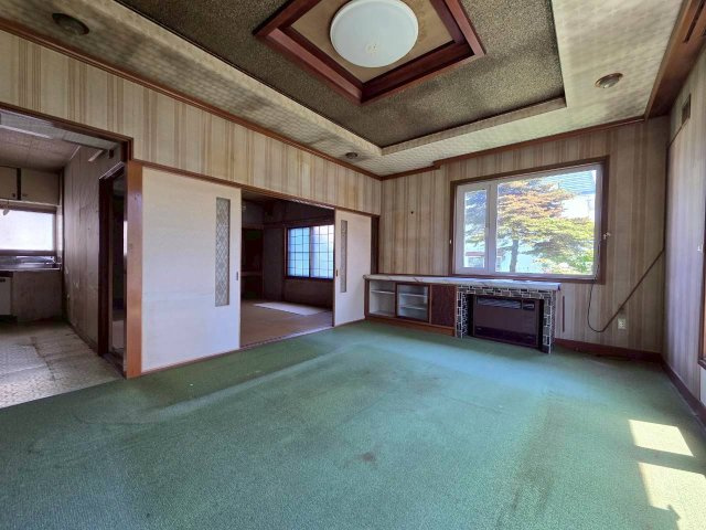 若草町17番　中古住宅の居間・リビング