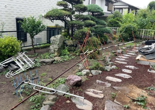 【庭】 | 庭があることでガーデニングや家庭菜園はもちろん、こどもの遊び場やペットを放して遊ぶことができます。また、家の周囲に余裕があるということです。隣地との間があれば、十分な日当たりと、風通しが確保できます。