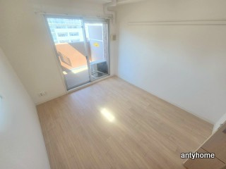 プレサンス難波元町　仲介手数料無料の居間・リビング
