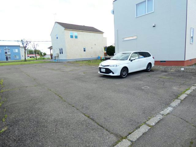 アイリスの駐車場