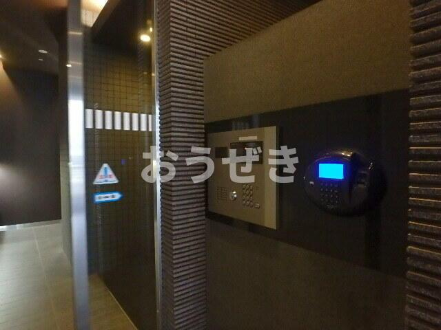 メトロタワー山下町のエントランス