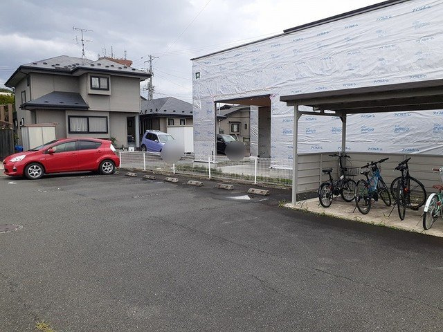 エヴァーグリーンの駐車場