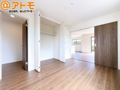 【子供部屋】 | 島田市稲荷4丁目　新築戸建　全1棟 | 壁と床がシンプルな色合いだからこそ自分だけの空間を作れます♪お部屋作りのイメージは順調でしょうか♪