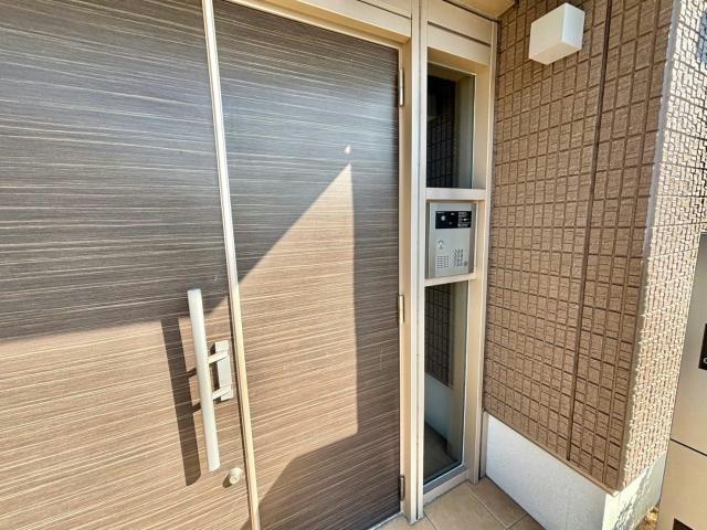 ラ　ヴィ　アンソレイエのエントランス
