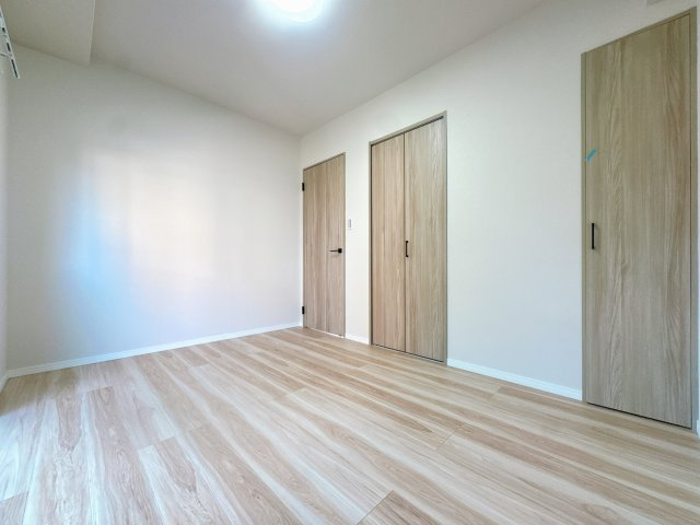 【洋室】 | ロワールマンション二日市3☆仲介手数料無料☆ | 落ち着いた雰囲気の洋室。寝室やワークスペースなど、多目的にご利用いただけます。