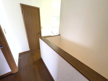 嵐山町廣野 中古戸建の内装|２階廊下