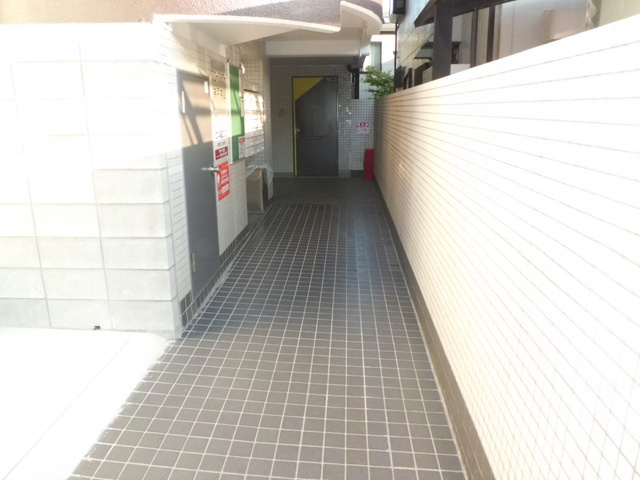 リアライズ本山のエントランス