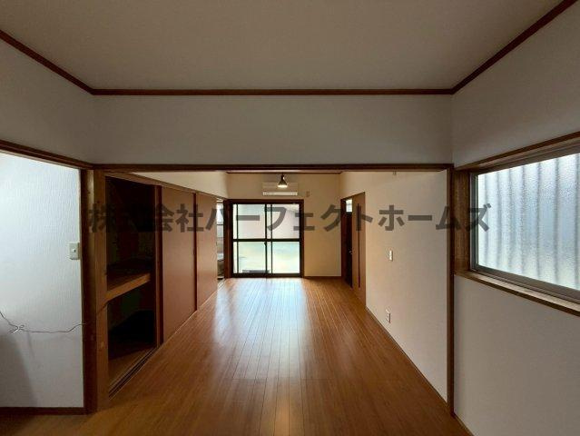 枚方市天之川町のテラスの居間・リビング|ゆったり過ごせる居間です