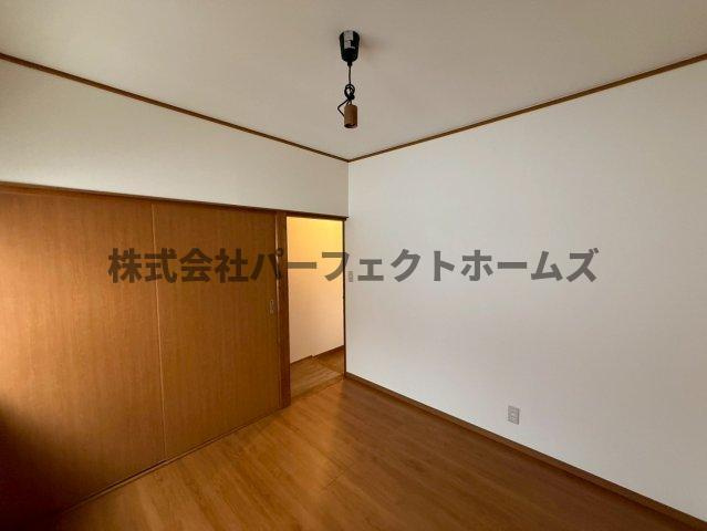枚方市天之川町のテラスの洋室|使い勝手のいい洋室です