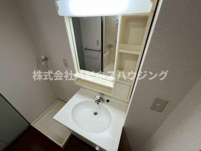 INSURANCE(インシュランス)BLDG.(ビルディング)XIX(ナインティーン)松戸の独立洗面台
