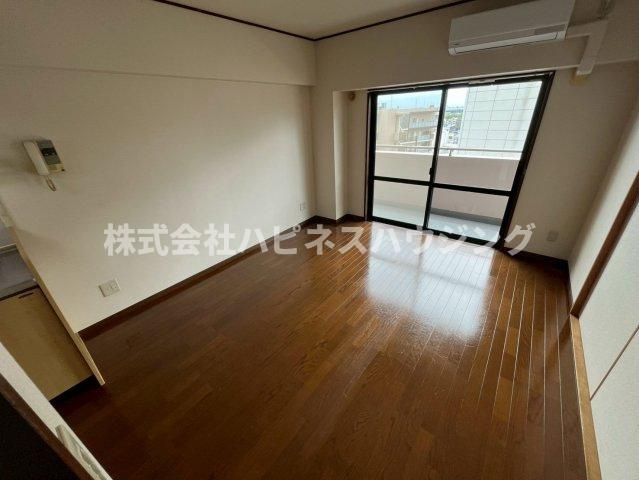 INSURANCE(インシュランス)BLDG.(ビルディング)XIX(ナインティーン)松戸の洋室