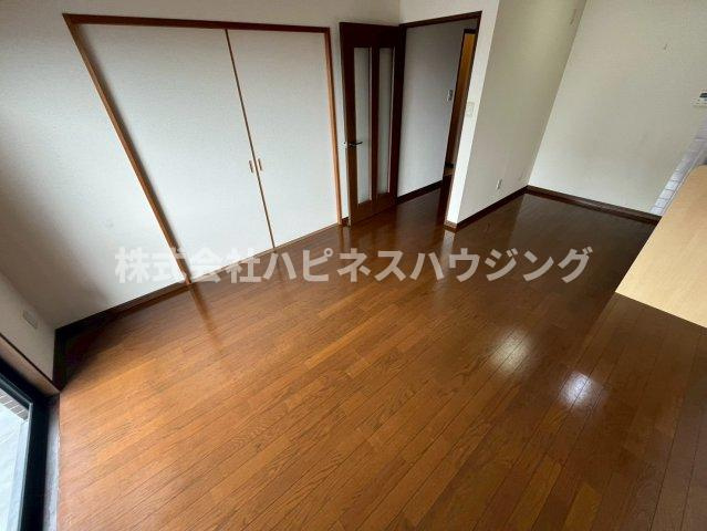 INSURANCE(インシュランス)BLDG.(ビルディング)XIX(ナインティーン)松戸の居間・リビング