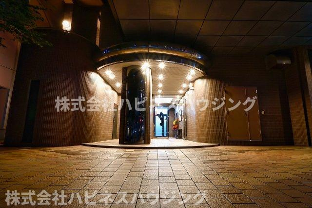 INSURANCE(インシュランス)BLDG.(ビルディング)XIX(ナインティーン)松戸のエントランス