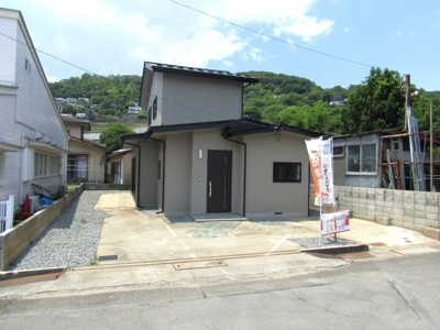 【駐車場】 | 【再生住宅】甲府市東光寺3丁目 | 駐車場の用意があります