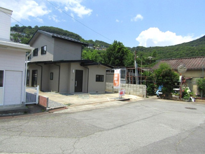 【前面道路含む現地写真】 | 【再生住宅】甲府市東光寺3丁目 | 前面道路含む現地写真です