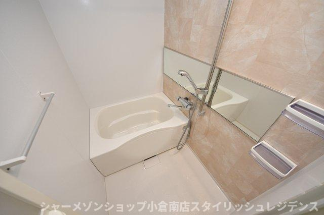 ドゥソレイユ２１の浴室