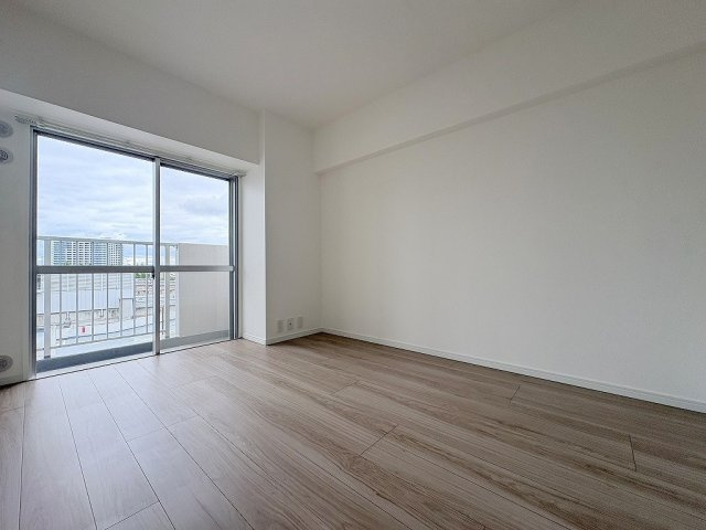 パークフィールドみさと2街区2号館の洋室|バルコニーに面した洋室6.3帖！