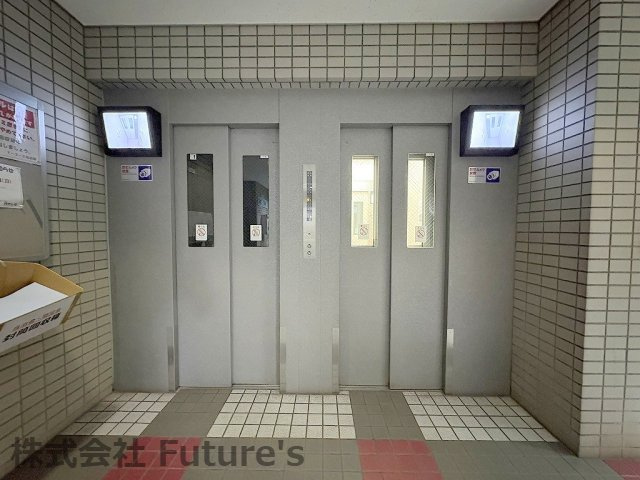 パークフィールドみさと2街区2号館のその他共用部分|カメラ付きのエレベーター完備（エレベーター停止階ではありません）