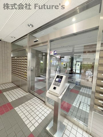 パークフィールドみさと2街区2号館のエントランス|安心のオートロック付きです