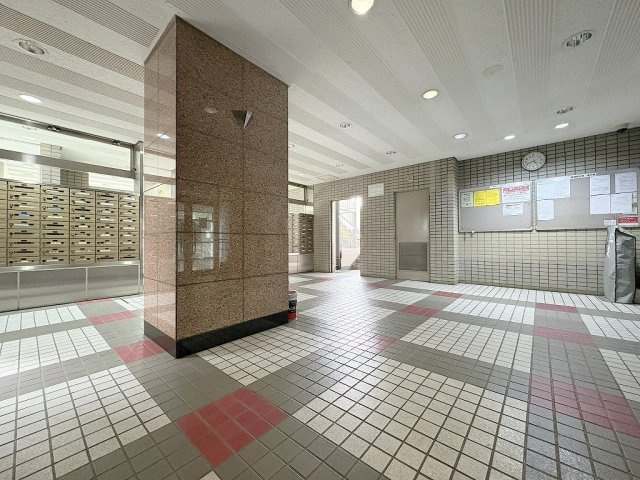 パークフィールドみさと2街区2号館のロビー|エントランス内の写真です