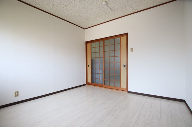 【寝室】 | ヤングタウン