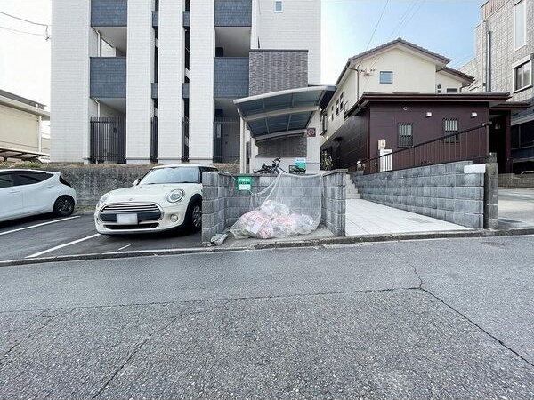 ロンドプラットの駐車場