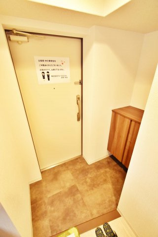 メゾンキコー難波南の玄関