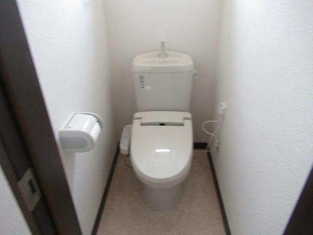 メゾネット愛生Aのトイレ