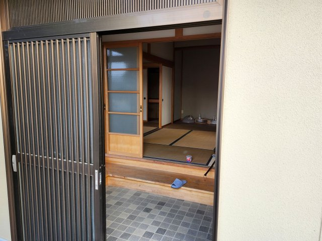 ソーラー発電システム平屋建住宅の玄関|落ち着いた玄関です