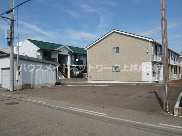 ＳＦ貸事務所の駐車場|店舗向かい側駐車場