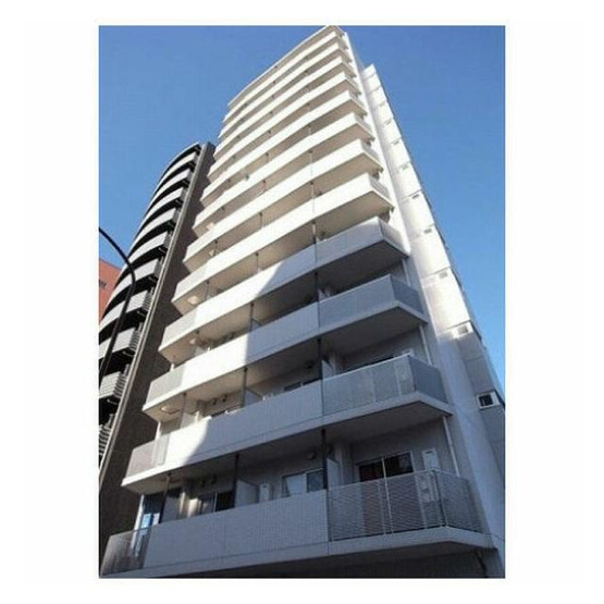 【外観】 | コンシェリア西新宿 | 鉄筋コンクリート造のがっちりとした建物。