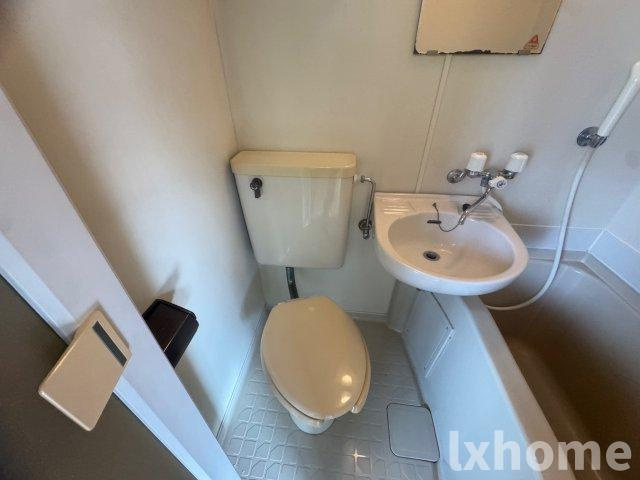 山本マンションのトイレ|落ち着いたトイレです