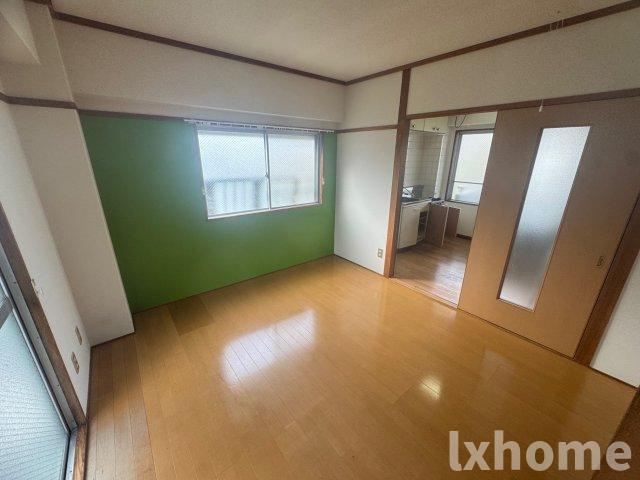 山本マンションの内装|明るい室内です