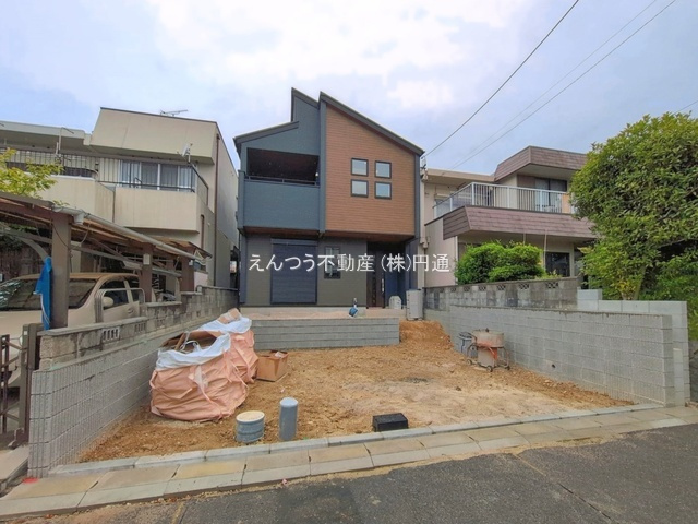 ブルーミングガーデン南新町中畑の前面道路含む現地写真