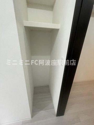 大阪市西区京町堀３丁目の賃貸マンションの収納