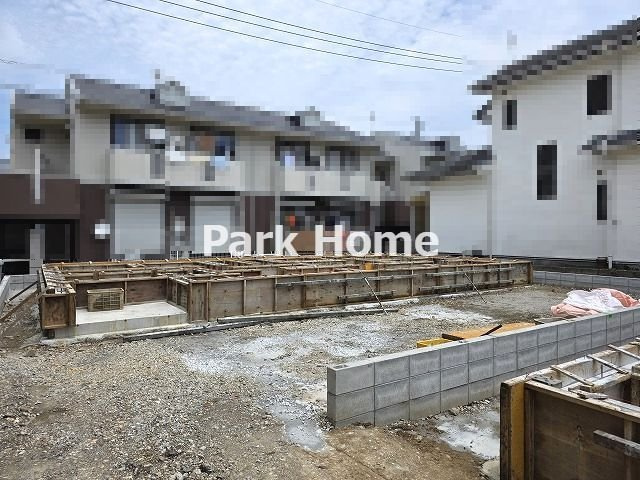 高知市介良乙 -11期2棟1- 新築戸建ての外観|1号棟　2026.6月：基礎工事中