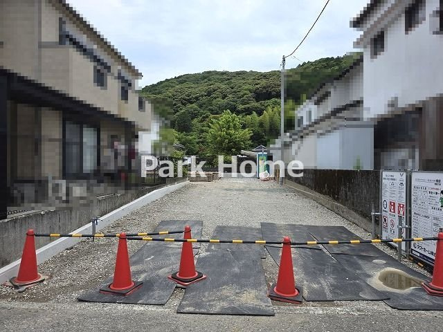 高知市介良乙 -11期2棟1- 新築戸建ての駐車場|進入路＆駐車スペース（2区画）