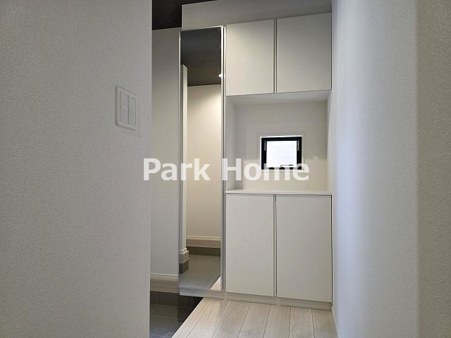 高知市介良乙 -11期2棟1- 新築戸建ての玄関