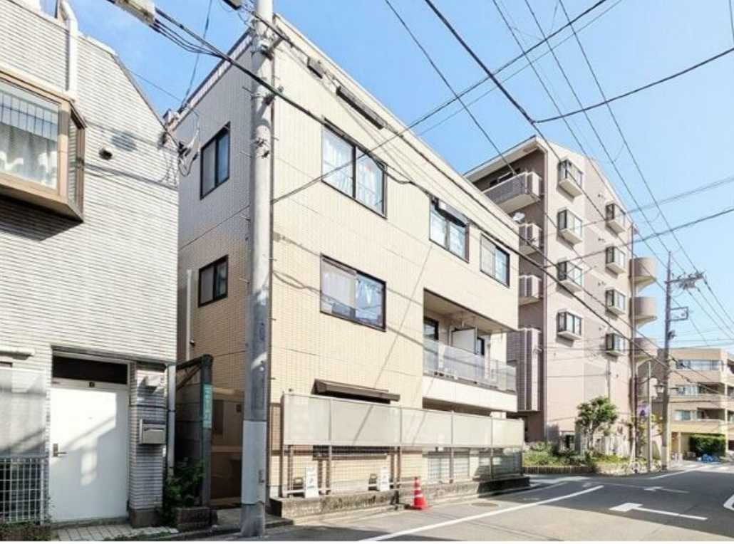 シェモアⅡ　リノベーション工事中　温水洗浄便座新品　バストイレ別