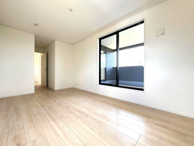 クワイエ　岐阜市今嶺第2　全2区画分譲のトイレ|超表面平滑加工とイオンパワーの「セフィオンテクト」加工で、汚れが付きにくく落ちやすい仕様のトイレです。
またツイントルネード洗浄で少ない水でも前方の返し部分から後方部までしっかり洗浄できます！