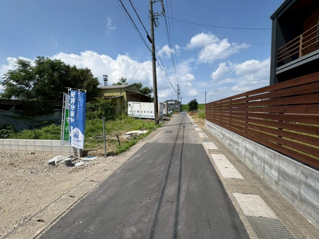 クワイエ　岐阜市今嶺第2　全2区画分譲の前面道路含む現地写真|「現地（2026年6月11日）撮影」　
■前面道路　
■ヤマダ不動産　株式会社リライフ