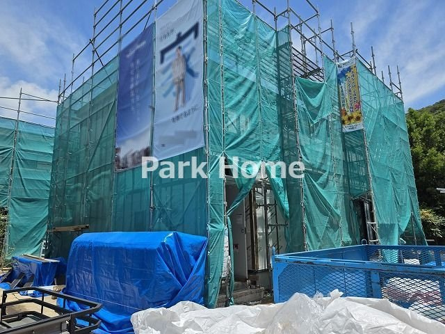 高知市介良乙 -11期2棟2- 新築戸建ての外観|2号棟　2026.7月：建築中