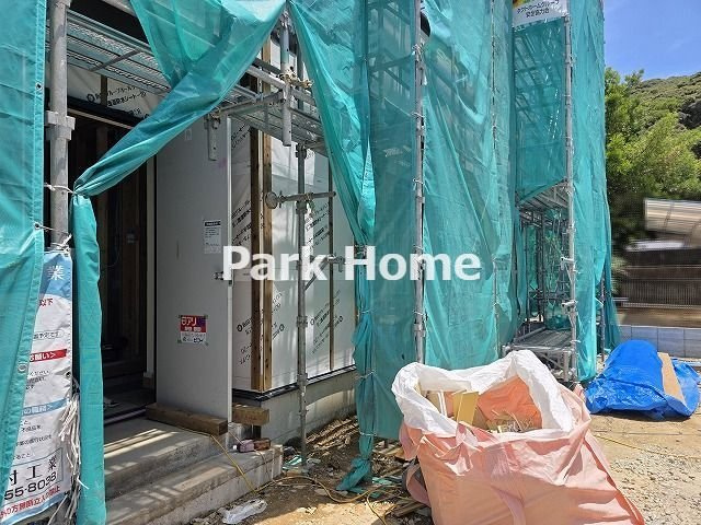 高知市介良乙 -11期2棟2- 新築戸建ての玄関|2号棟　2026.7月：建築中